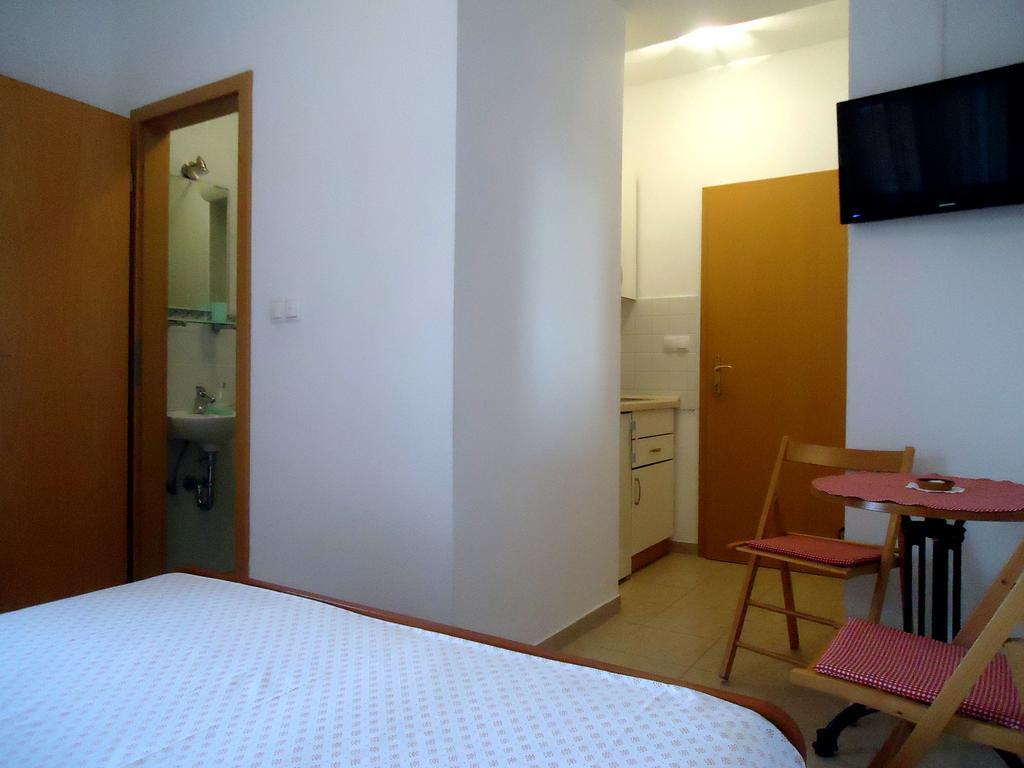 Apartments Mandic Tučepi Rom bilde