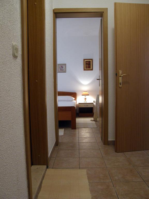 Apartments Mandic Tučepi Rom bilde